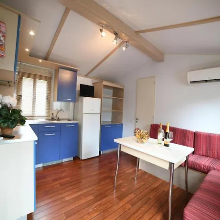 In Ferienresidenz Mit Pool