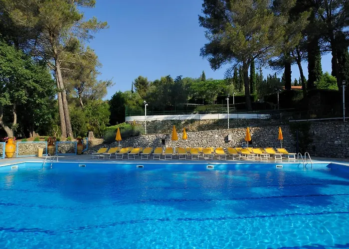 Semesterbostad In Ferienresidenz Mit Pool *