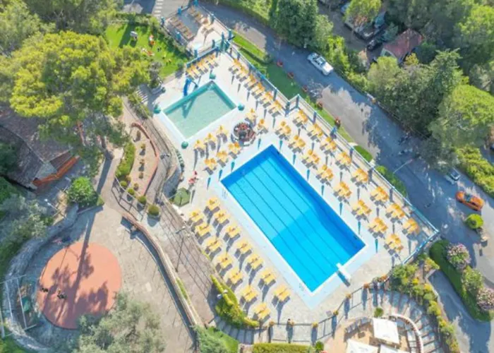 In Ferienresidenz Mit Pool * Villanova d'Albenga